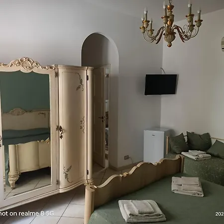Almaran Port & Bed & Breakfast 3*