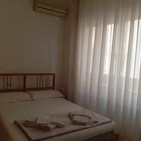 Bed & Breakfast Almaran Port & 3*