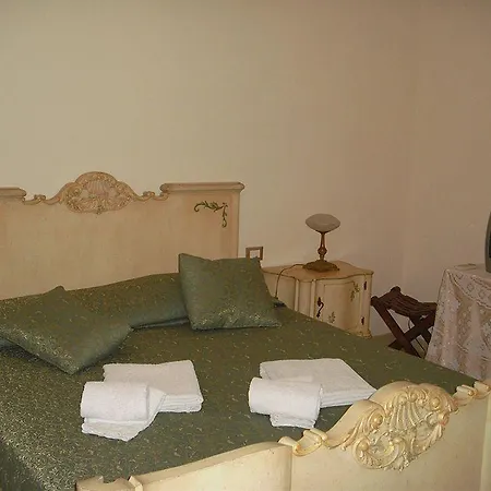 Oda ve Kahvaltı Almaran Port & 3*