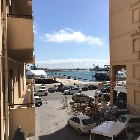 Bed & Breakfast Almaran Port & 3*