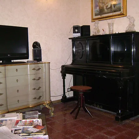 Bed & Breakfast Almaran Port & 3*